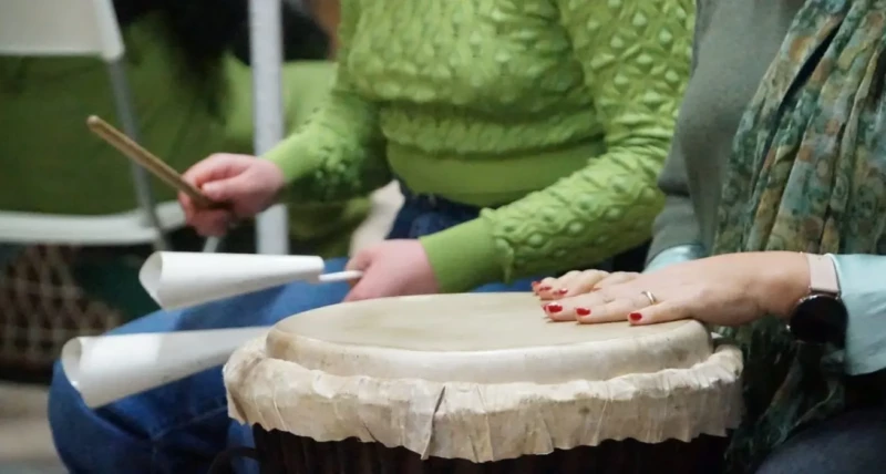 Multipercussioni: strumenti e ritmi di diverse culture.