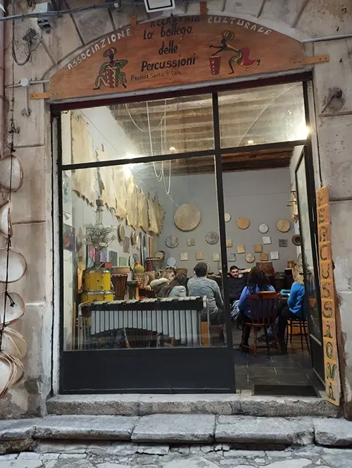 Antichi oggetti diventano strumenti musicali